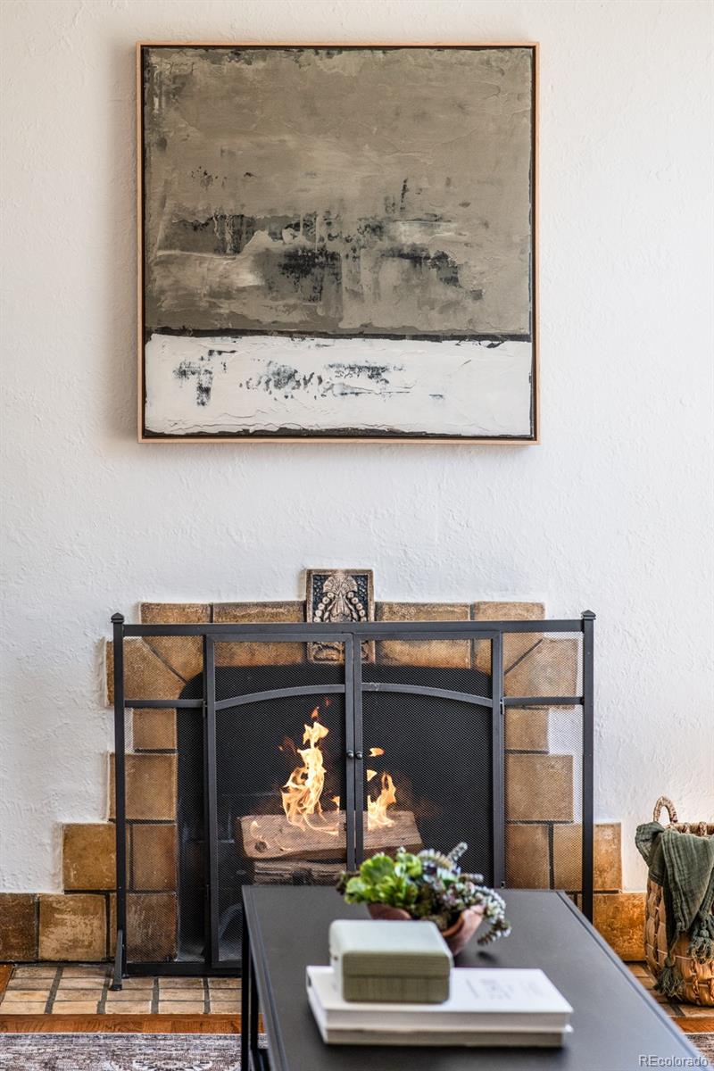 2547 Krameria Street