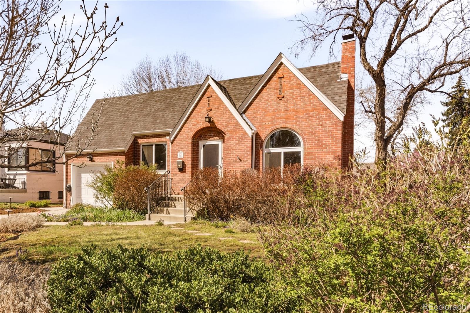 2547 Krameria Street