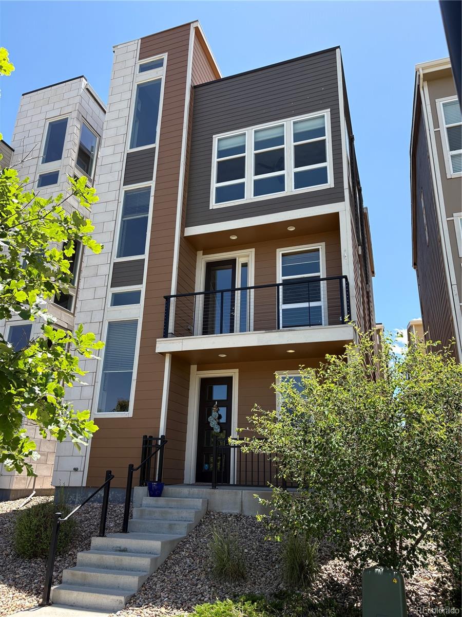 Rooftop living in Littleton Village! Great location overlooking the community garden and walking trails.