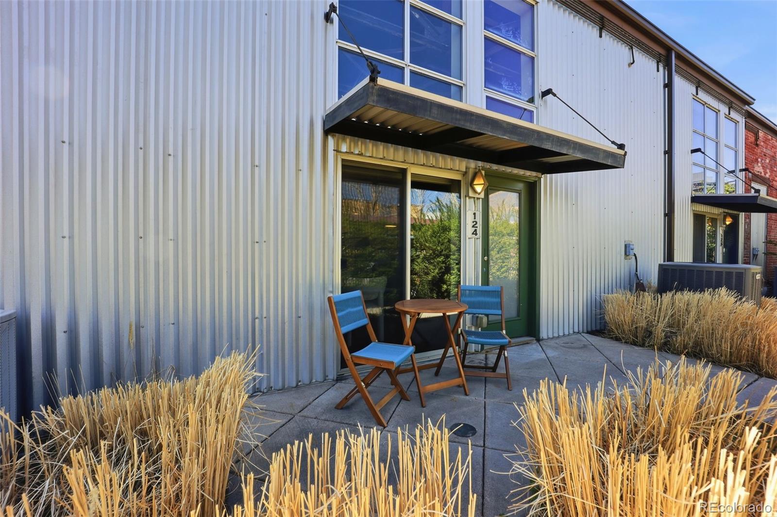 3033 Blake Street 124