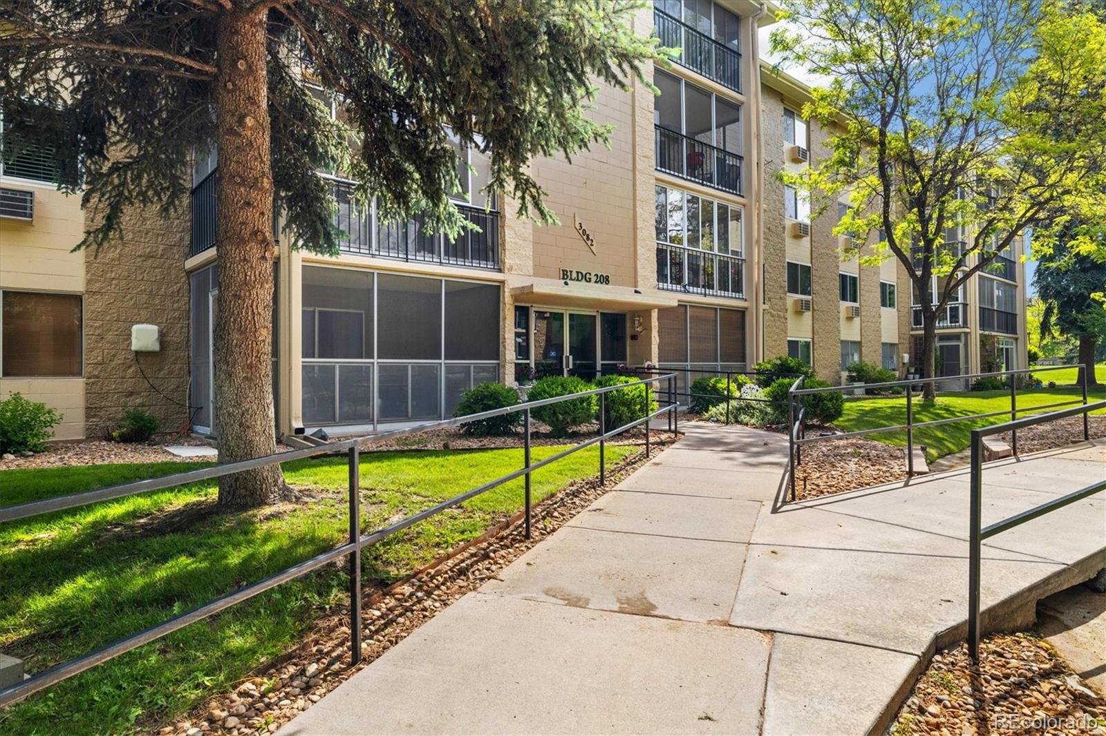 3082 S Wheeling Way 202