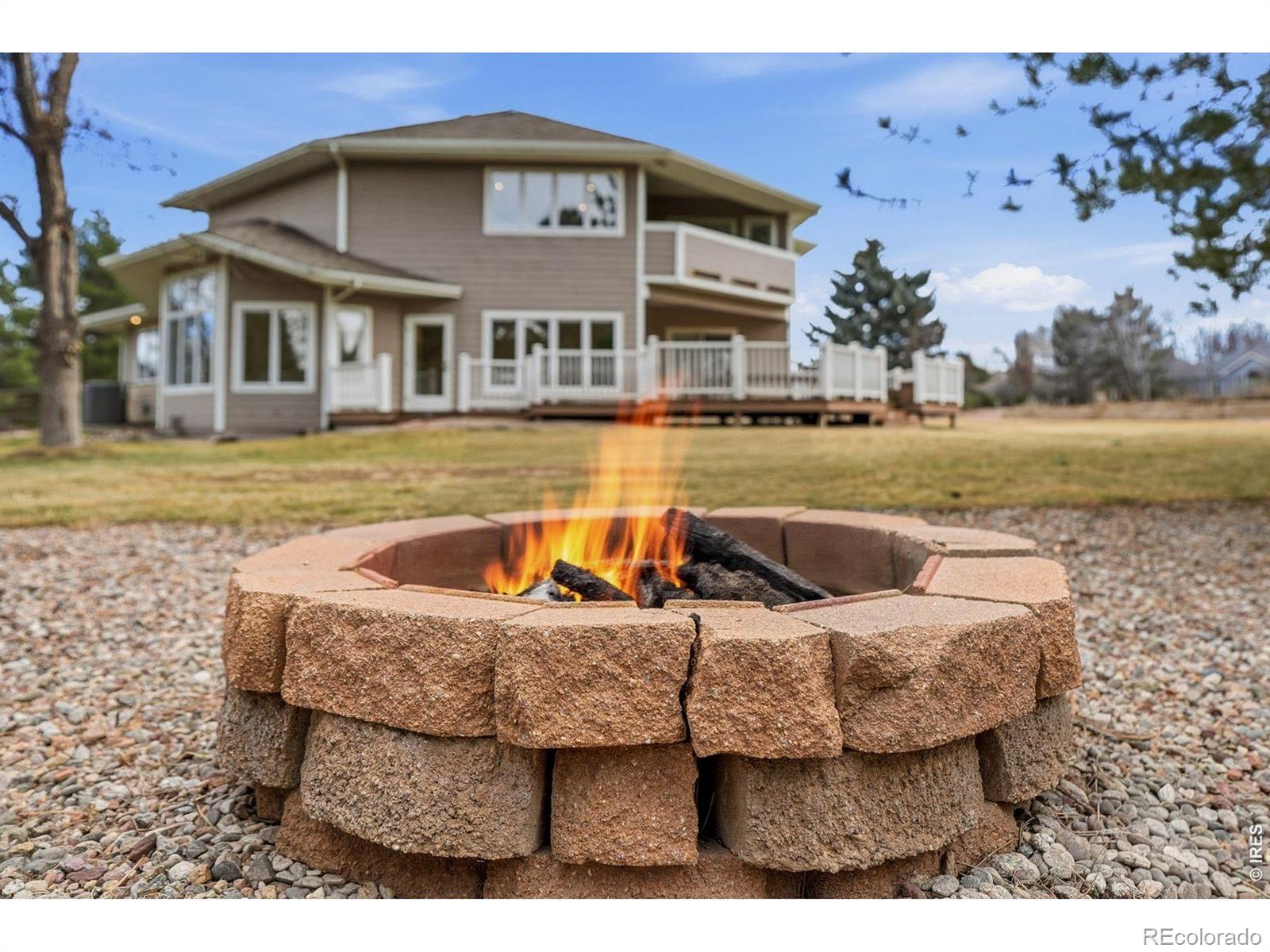 2527 Columbine Circle