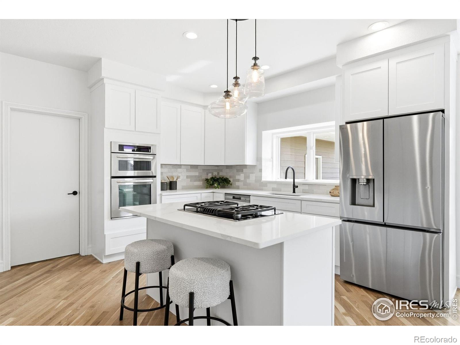 2527 Columbine Circle