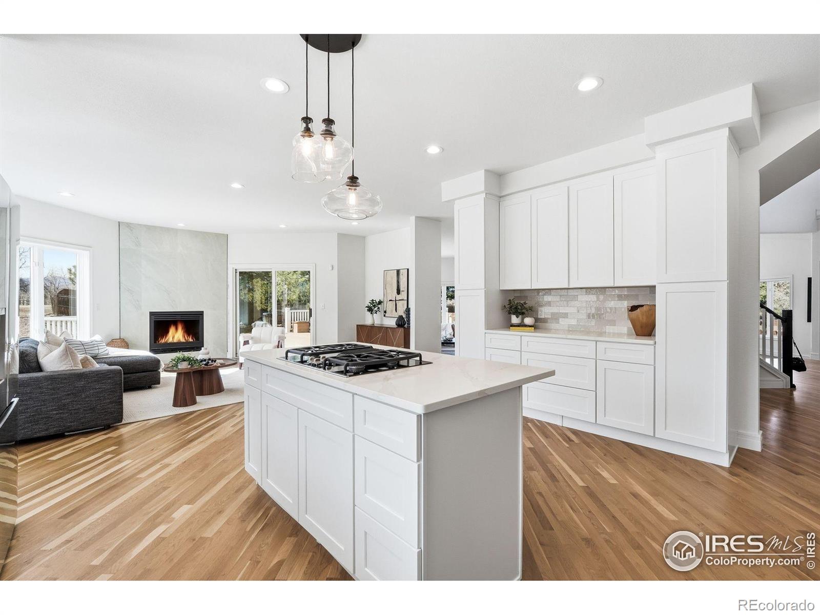 2527 Columbine Circle