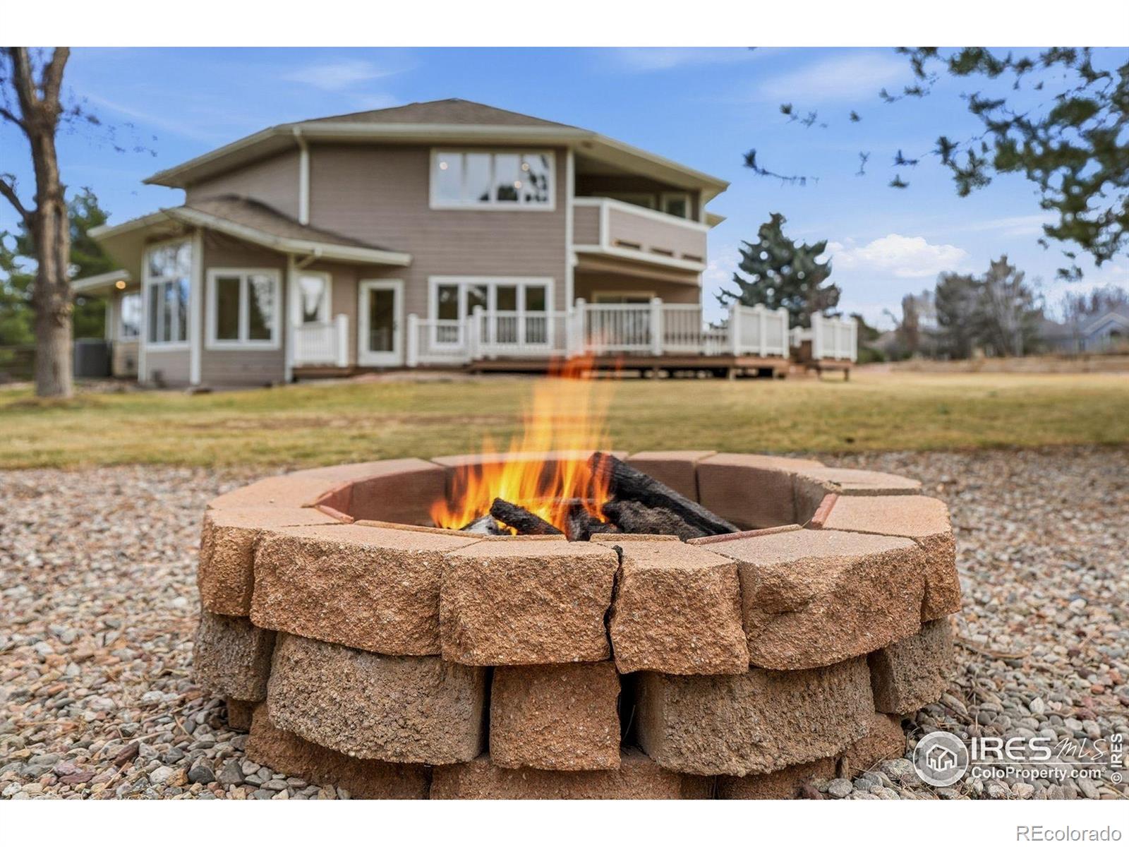 2527 Columbine Circle