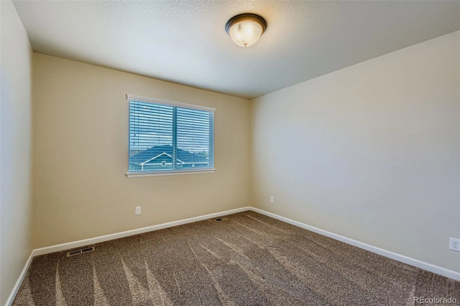 Milliken, Colorado 80543, United States, 3 Bedrooms Bedrooms, ,3 BathroomsBathrooms,Residential,Active,223415