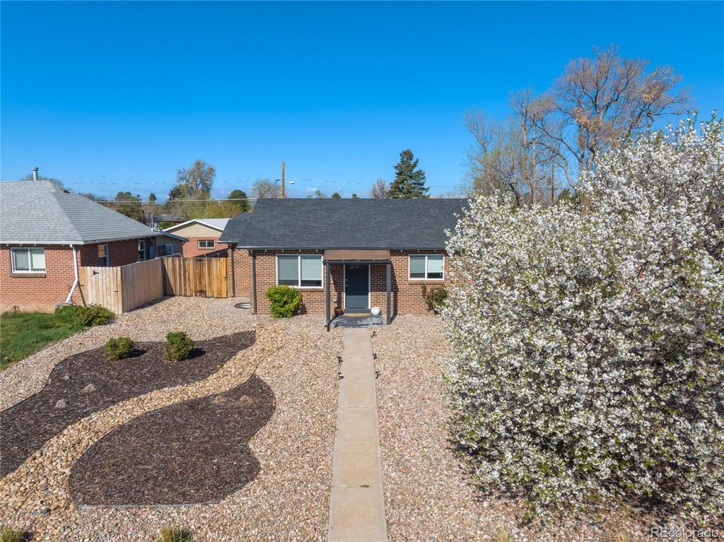 Photo of 3011 Oneida Street, Denver, CO 80207 (MLS # 2940712)