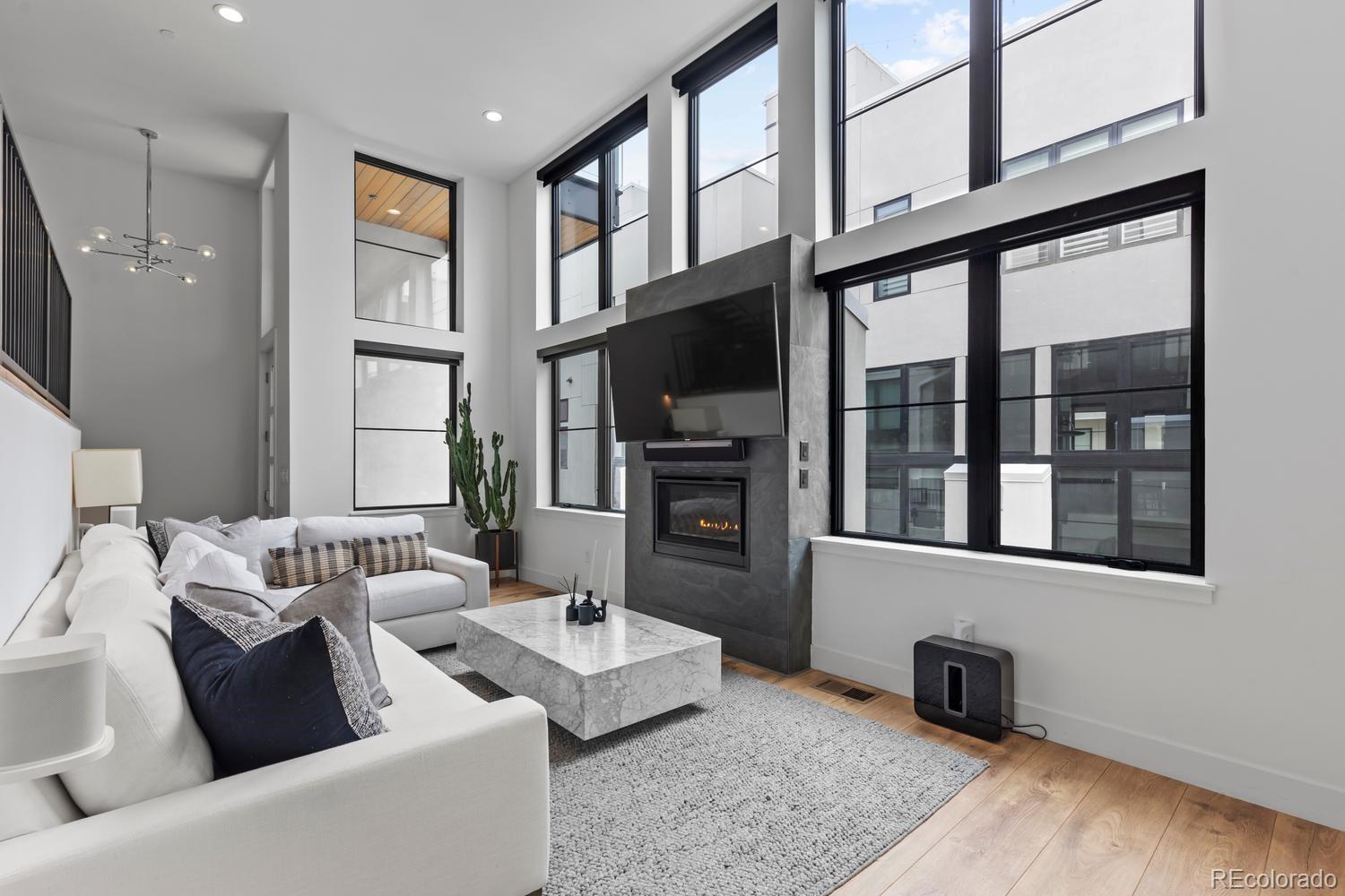 818 Ash Street 3