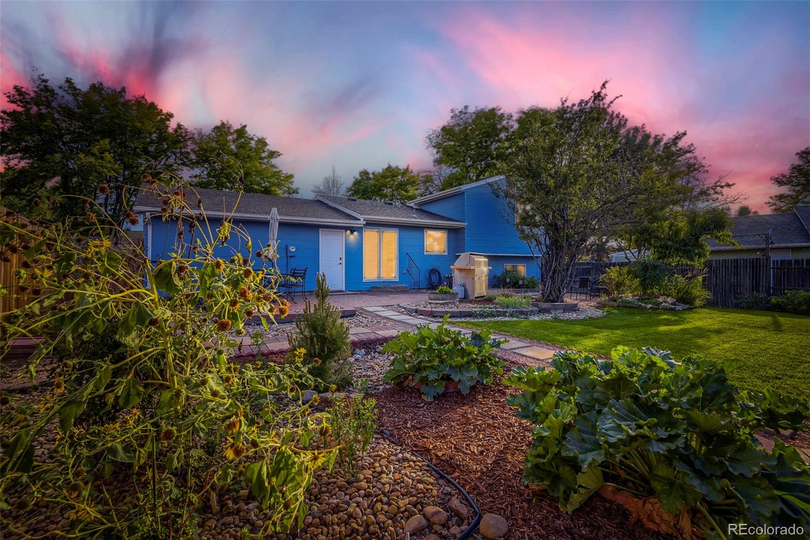 1850 S Truckee Way