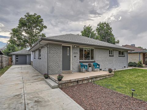 2221 Newark Street, Aurora, CO 80010 - #: 5719776