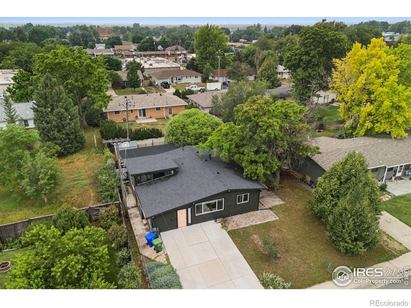 1530 W 16th Street