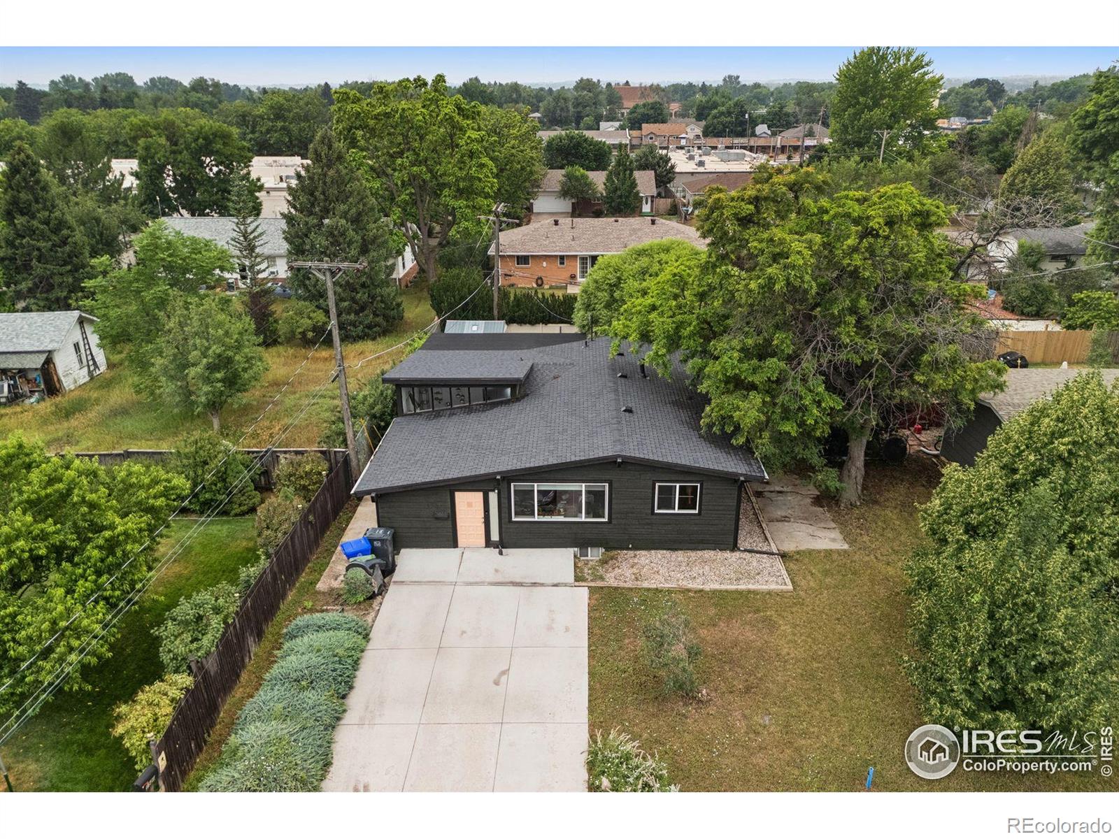 1530 W 16th Street