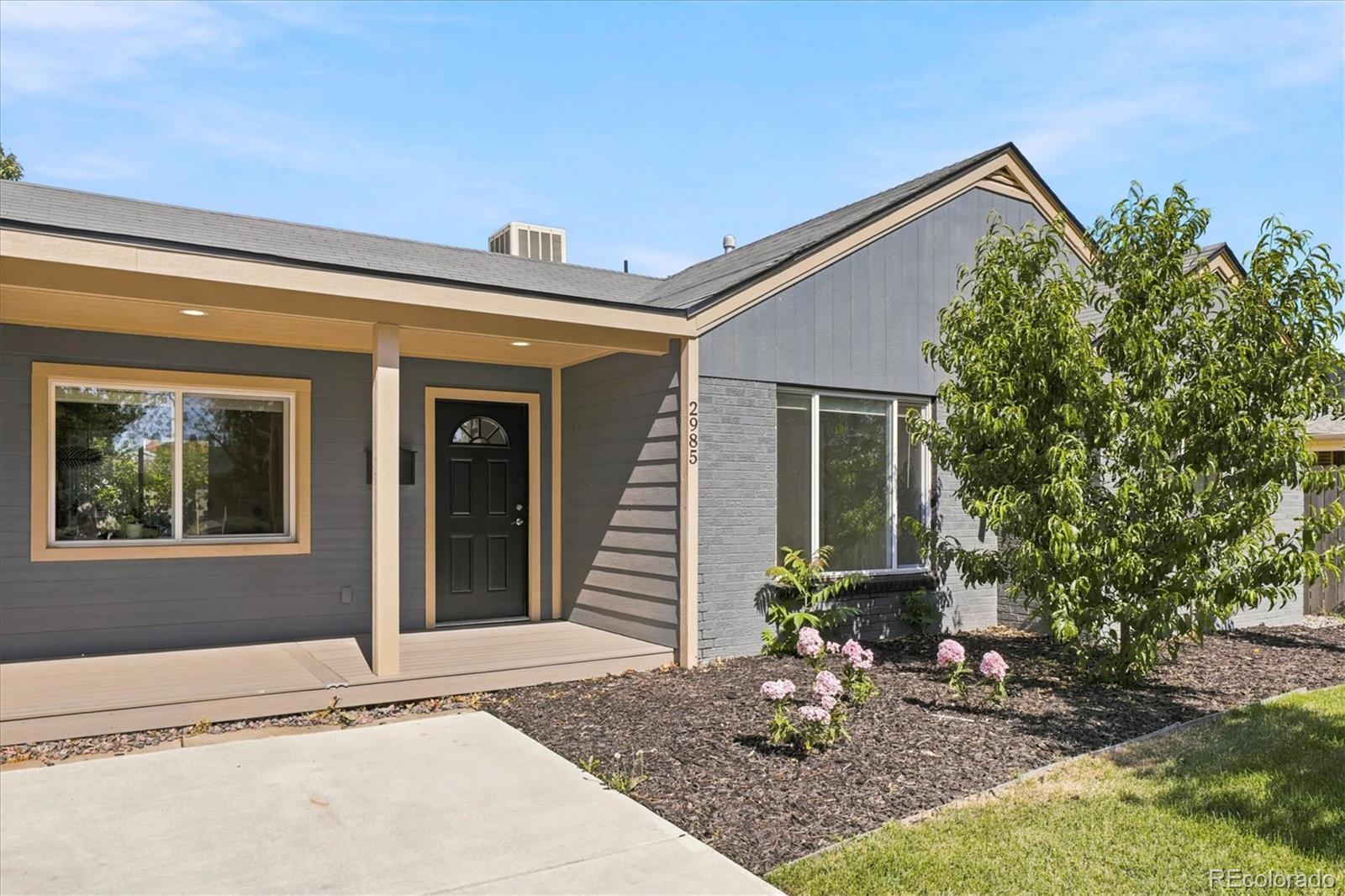 2985 Eudora Street