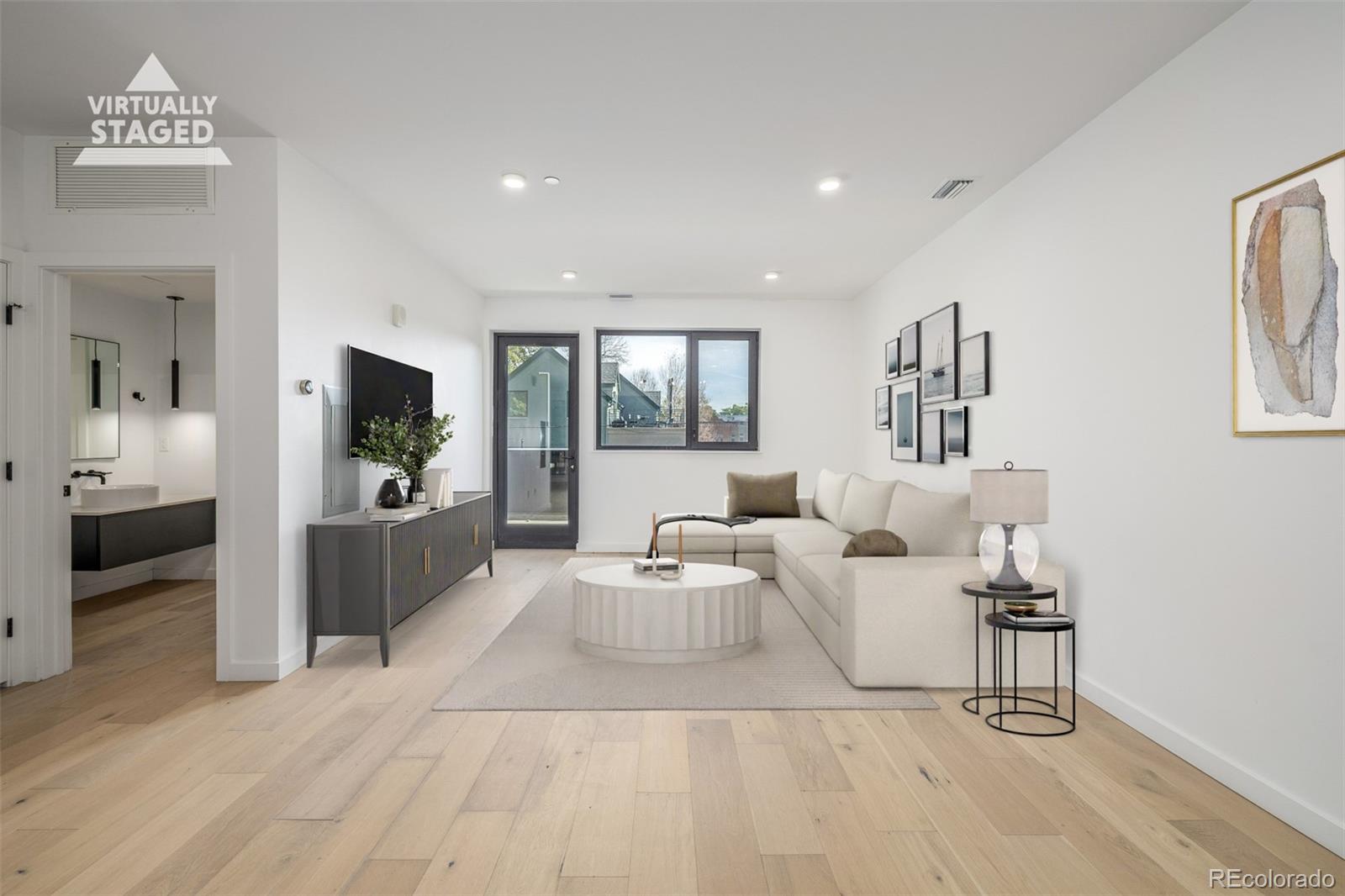 1601 Park Avenue 215