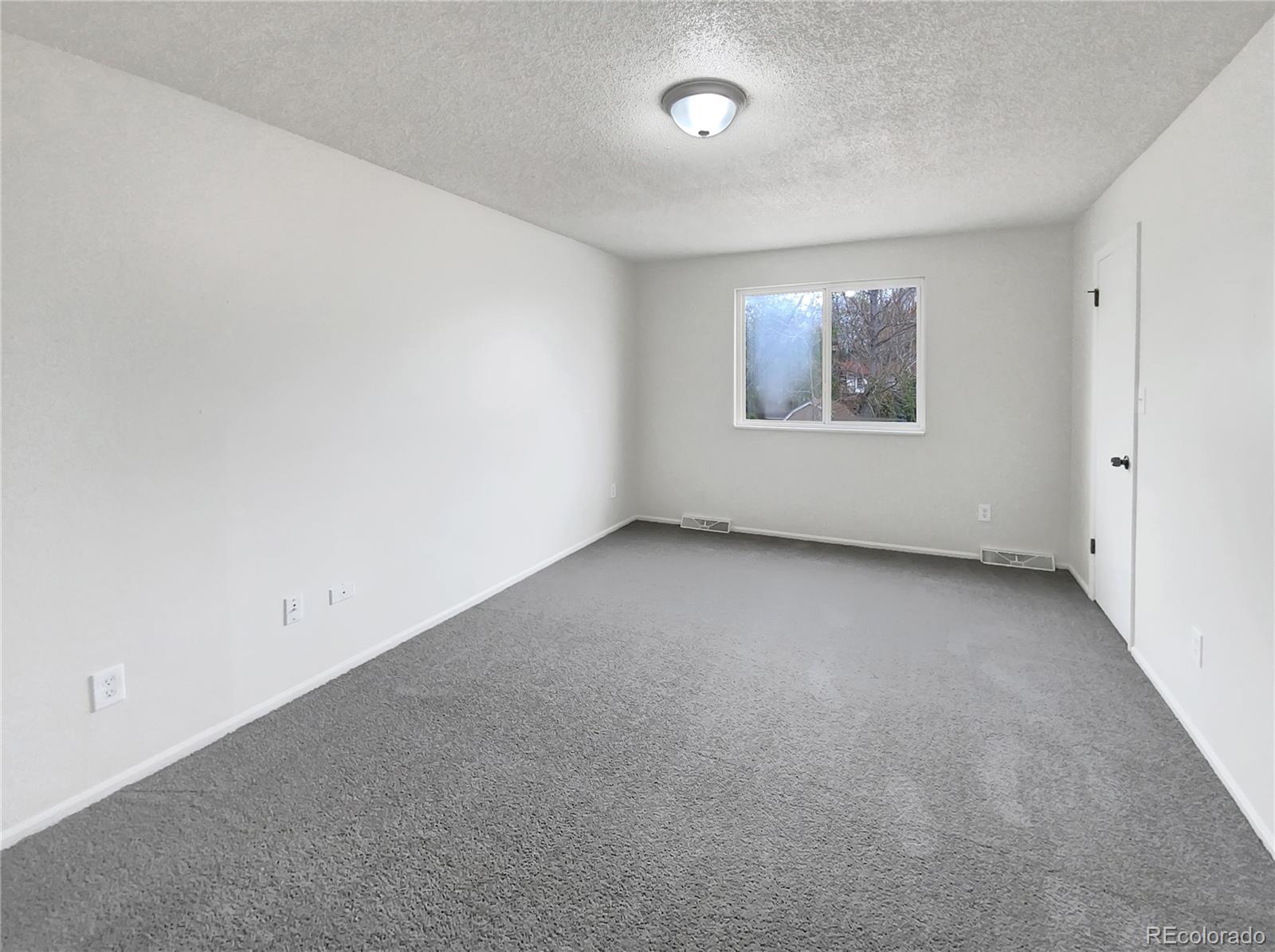 Photo 5 of 20 of 336 S 28th Avenue house