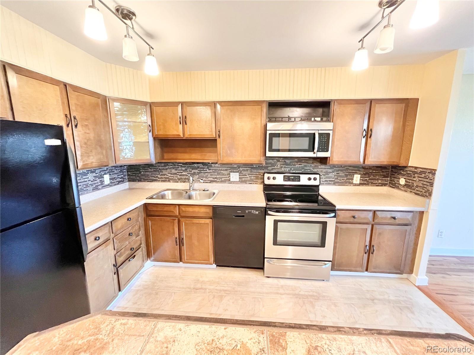 9335 E center Avenue 8B