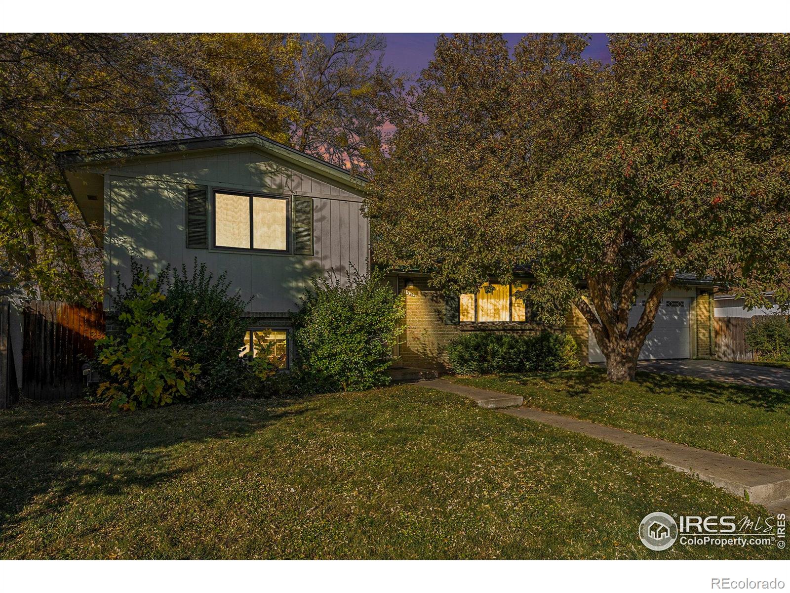Photo 1 of 26 — 11921 W 70th Place, Arvada, CO 80004