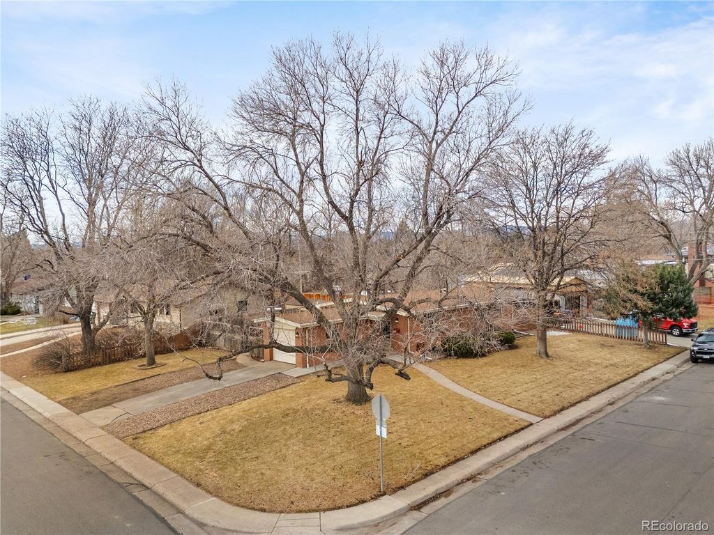 Photo of 8000 W Louisiana Avenue, Lakewood, CO 80232 (MLS # 6094504)