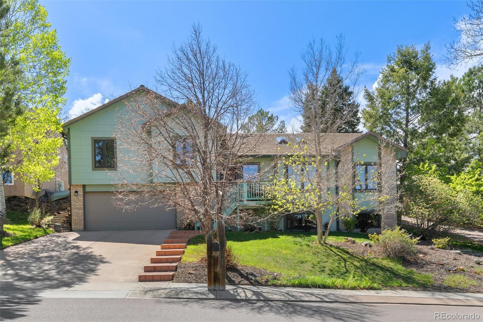 1045 Golden Hills Road