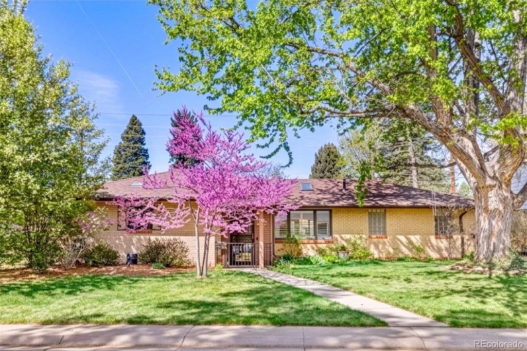 Photo of 221 Magnolia Street, Denver, CO 80220 (MLS # 3883136)