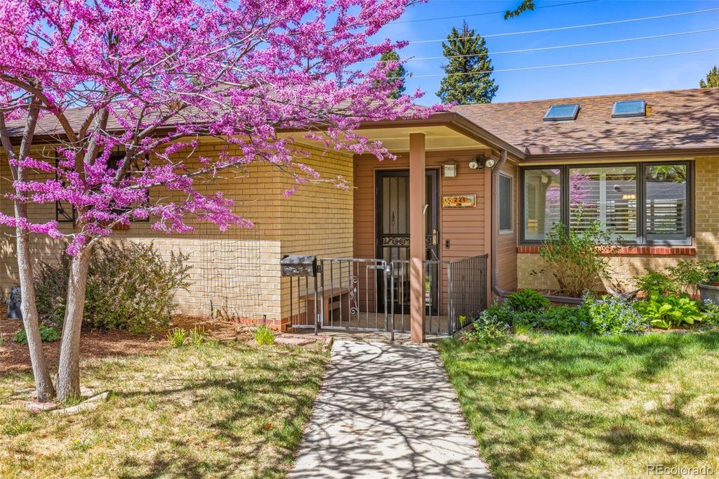 Photo of 221 Magnolia Street, Denver, CO 80220 (MLS # 3883136)