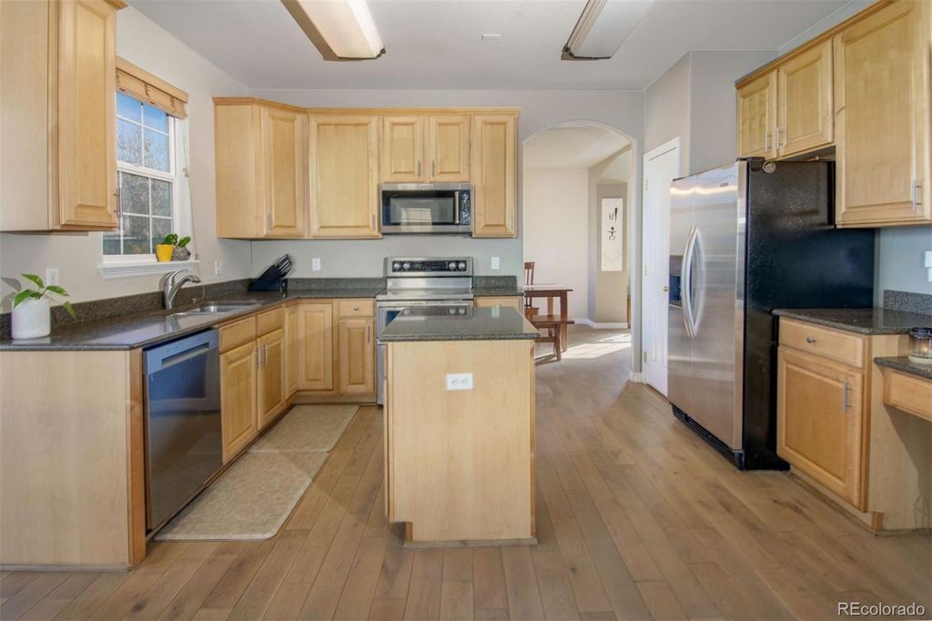 Photo of 508 Ashford Drive, Longmont, CO 80504 (MLS # 5173390)