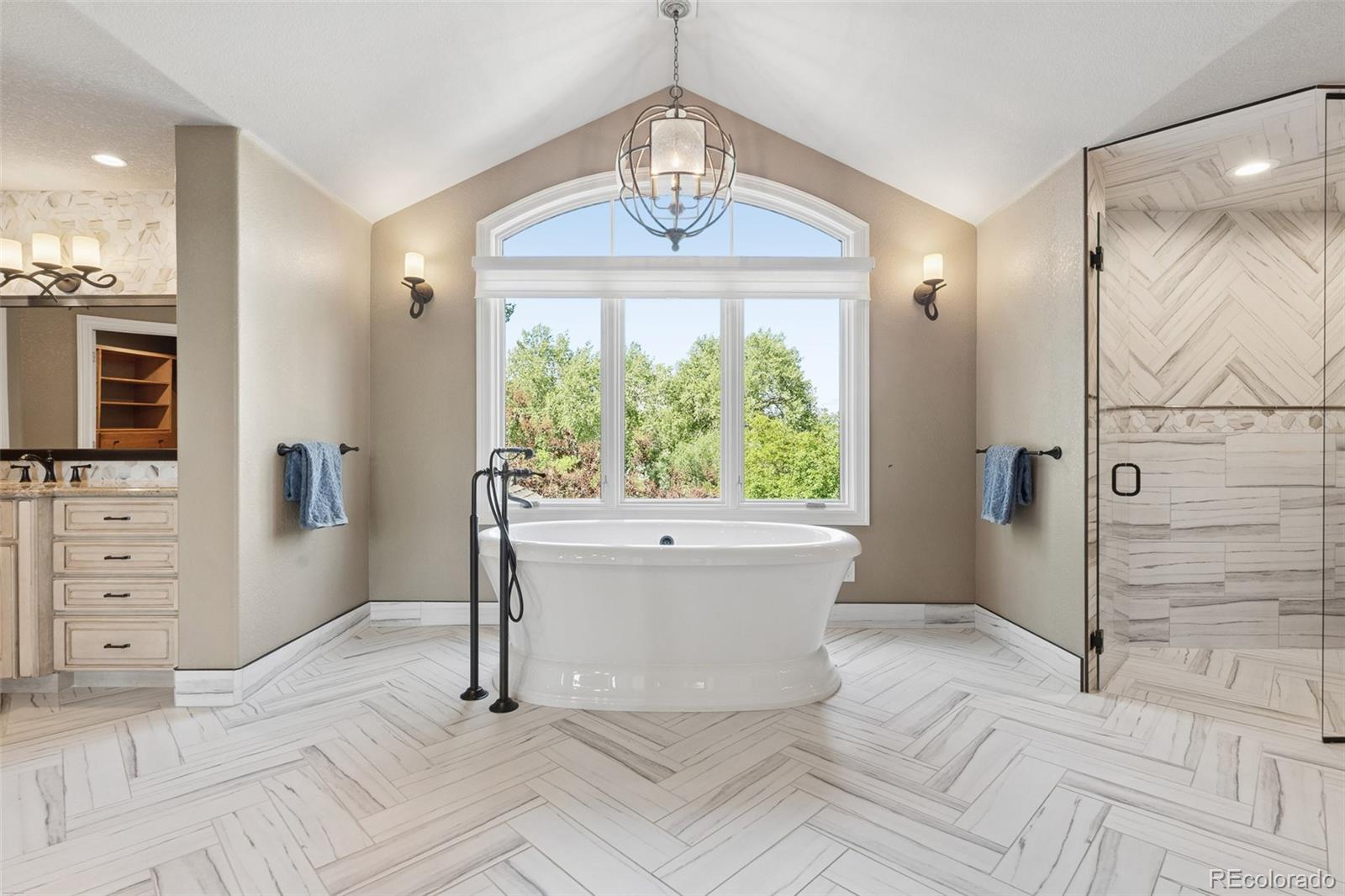 4443 W Cottonwood Place