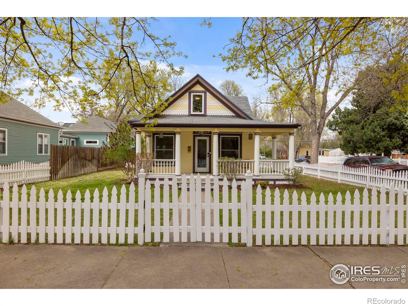1002 W Mountain Avenue