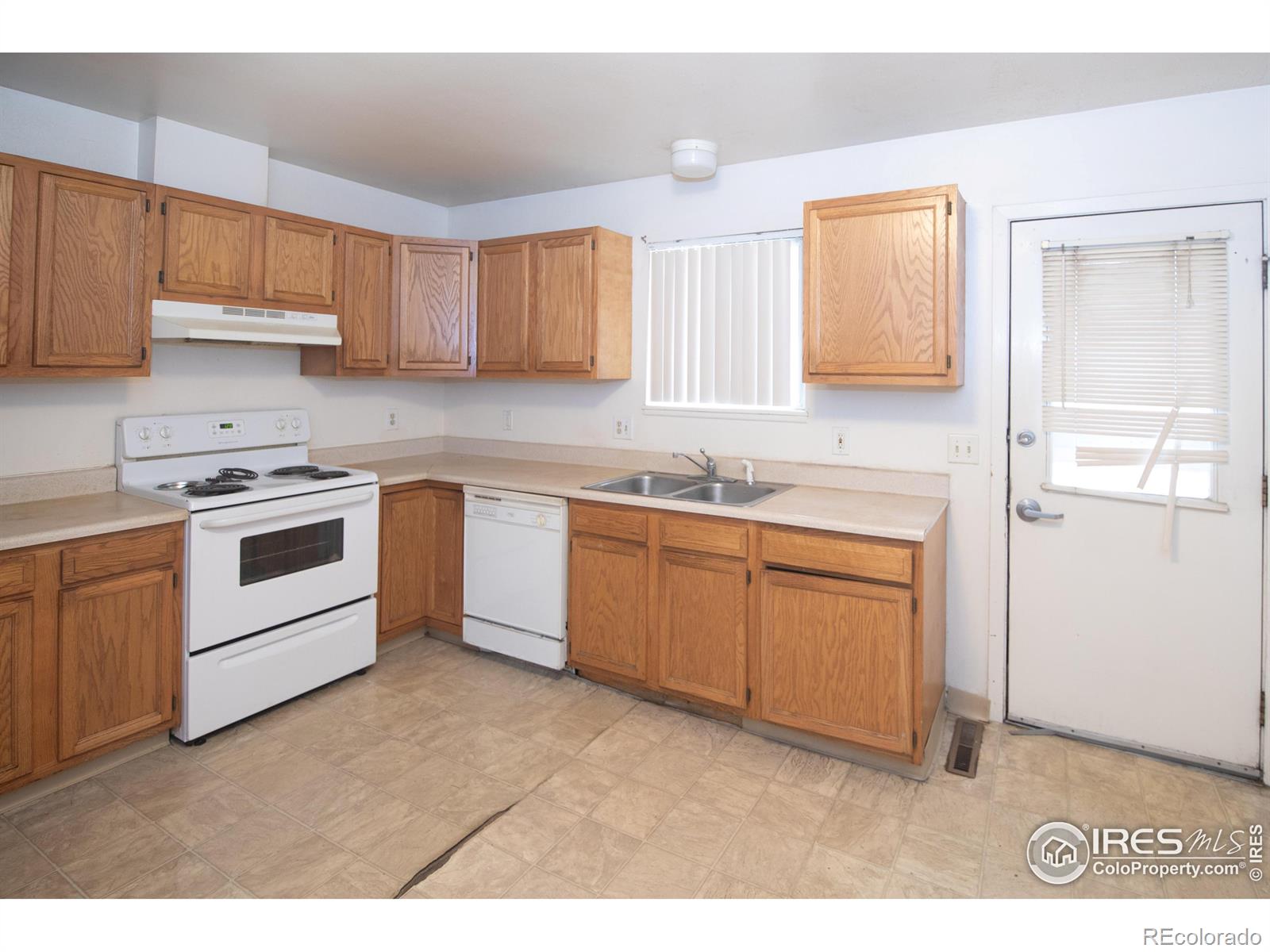 146-148 E Saint Clair Avenue, Longmont, CO, 80504 2 146-148 E Saint Clair Avenue