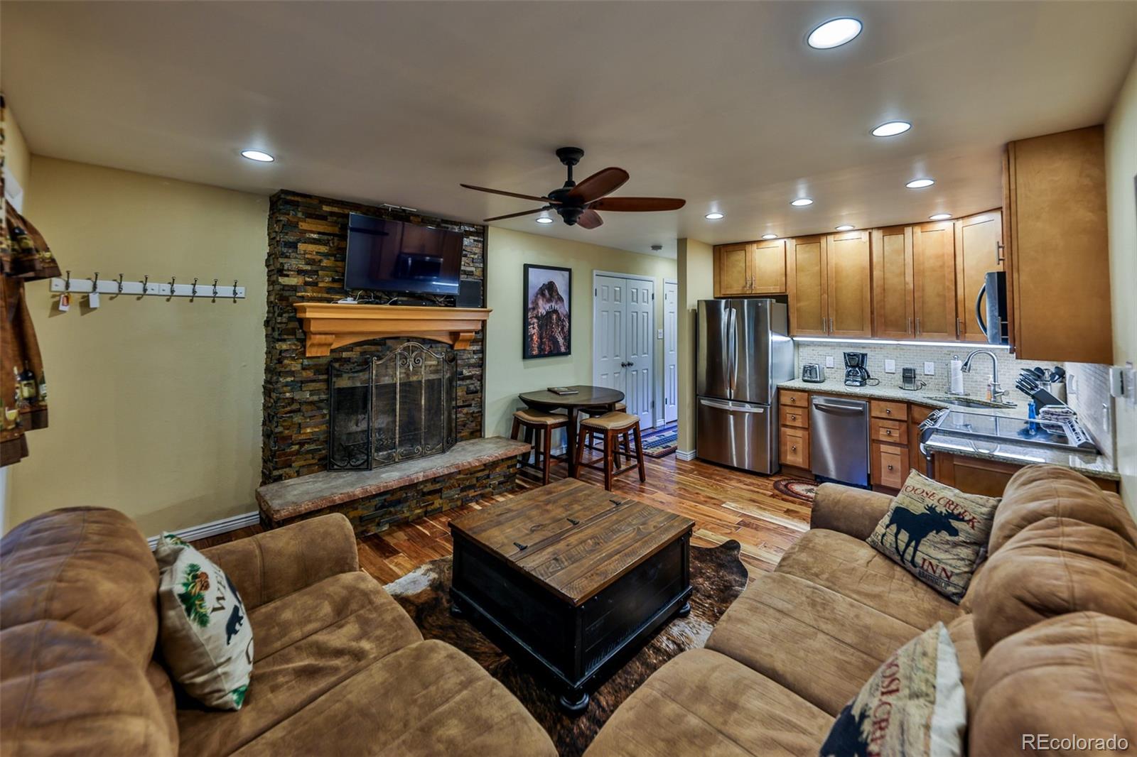 432 Hi Country Drive 15