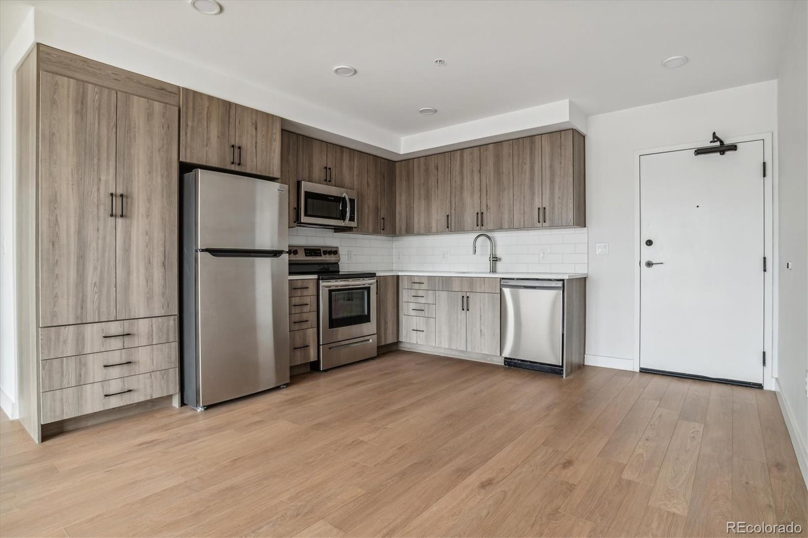 3575 Chestnut Place 702