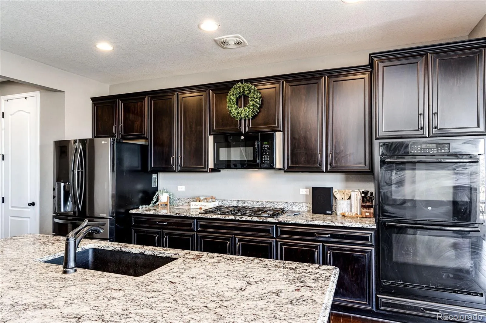 Colorado Springs, Colorado 80927, United States, 5 Bedrooms Bedrooms, ,3 BathroomsBathrooms,Residential,Active,82318