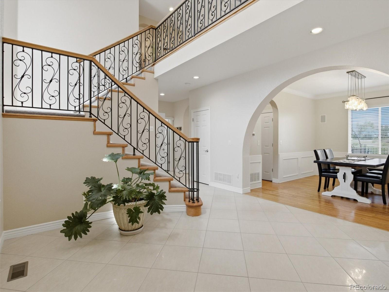2819 Canyon Crest Drive