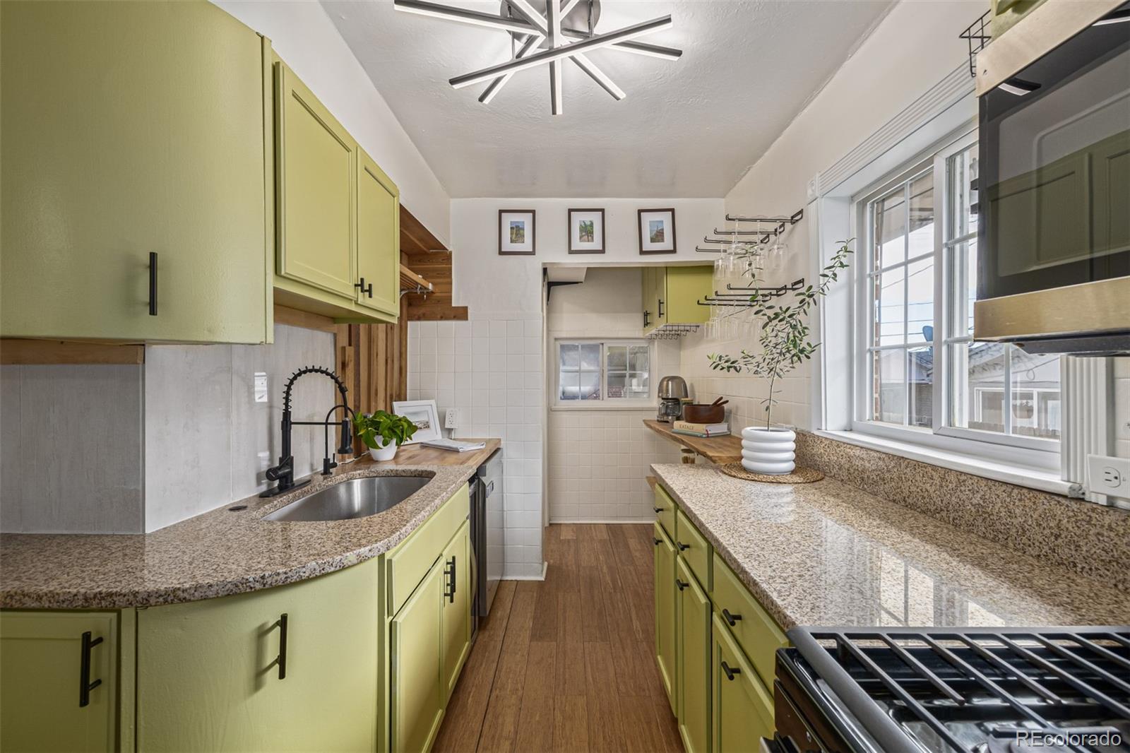 4350 Shoshone Street