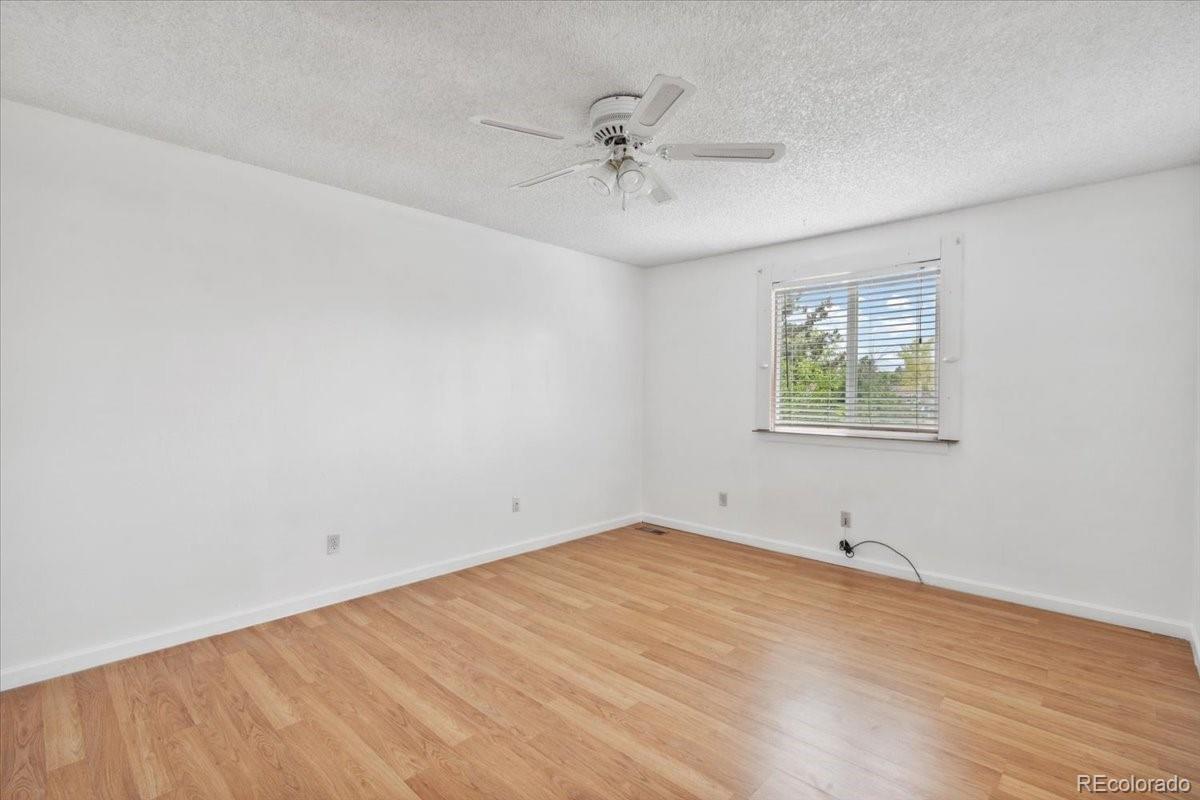 Photo 9 of 26 of 4143 S Dunkirk Way house
