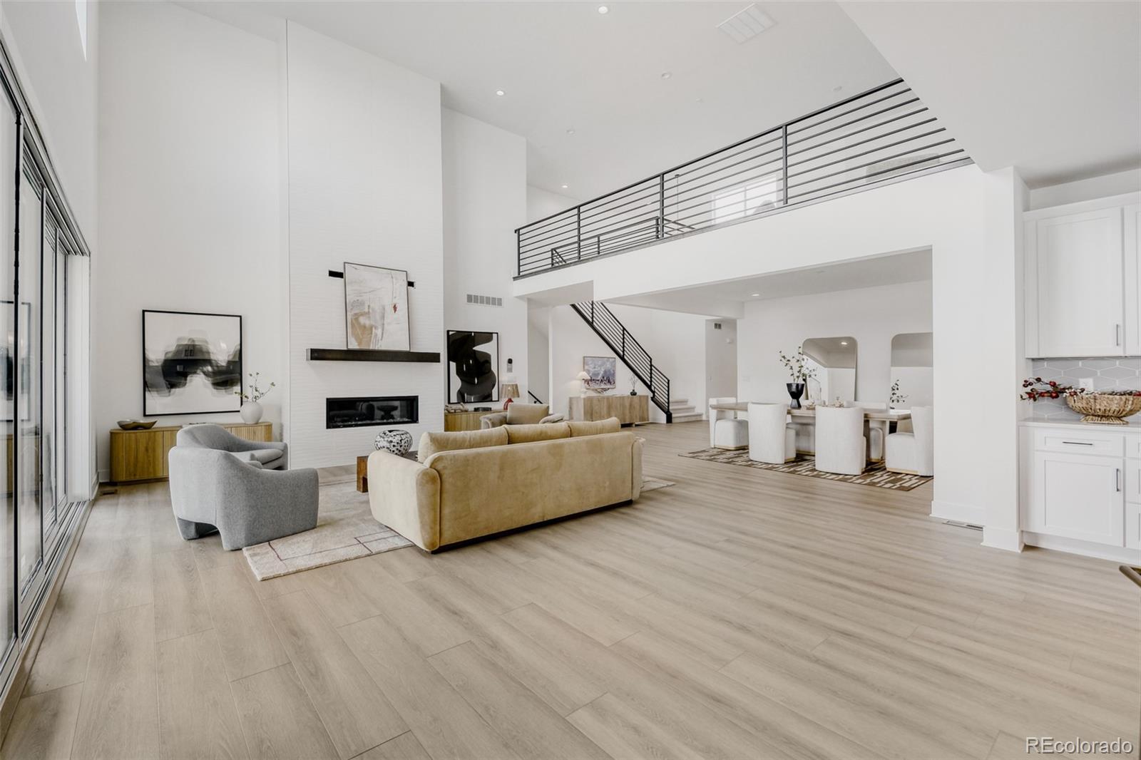 3142 Westcliff Drive