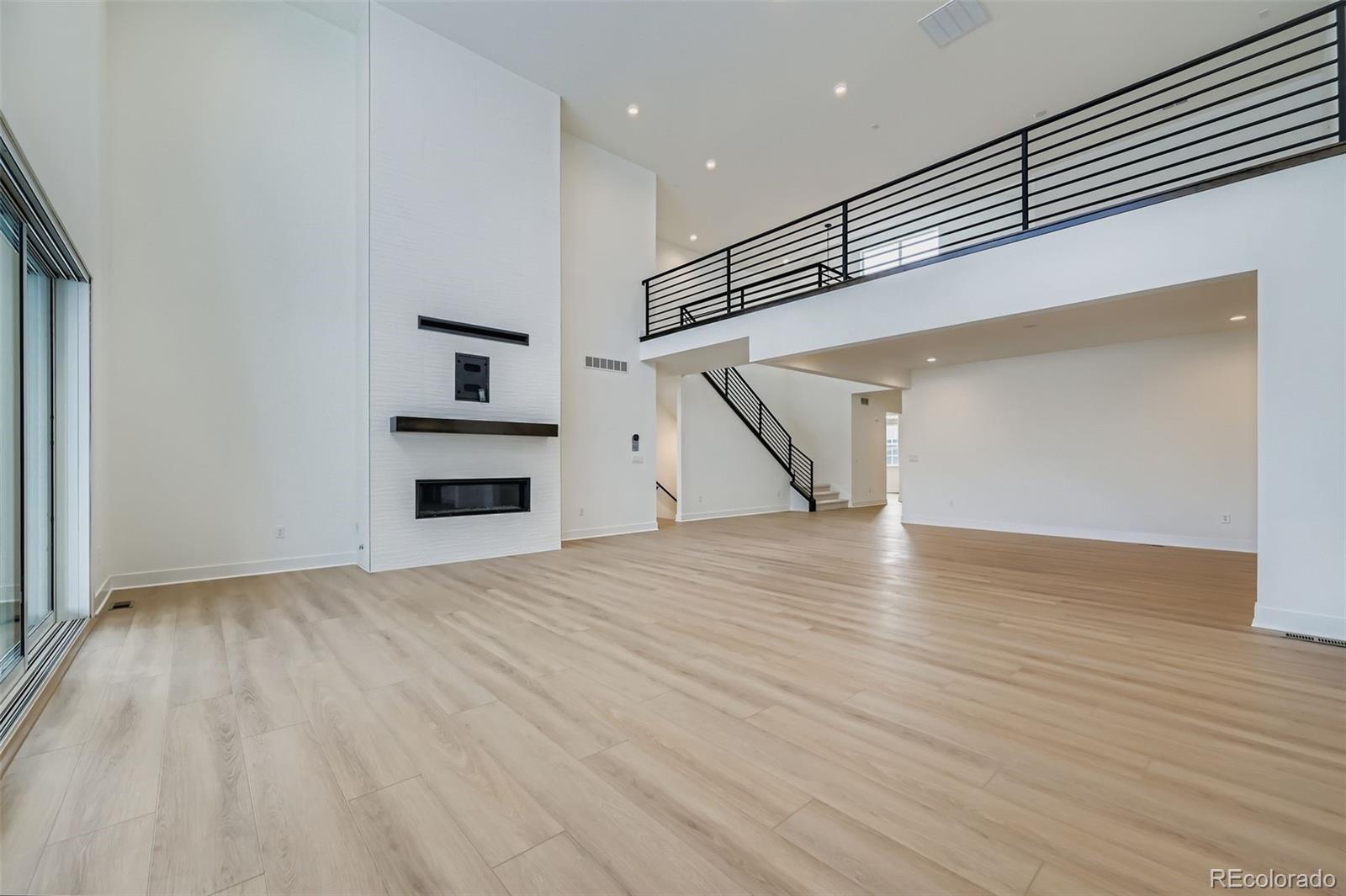 3142 Westcliff Drive