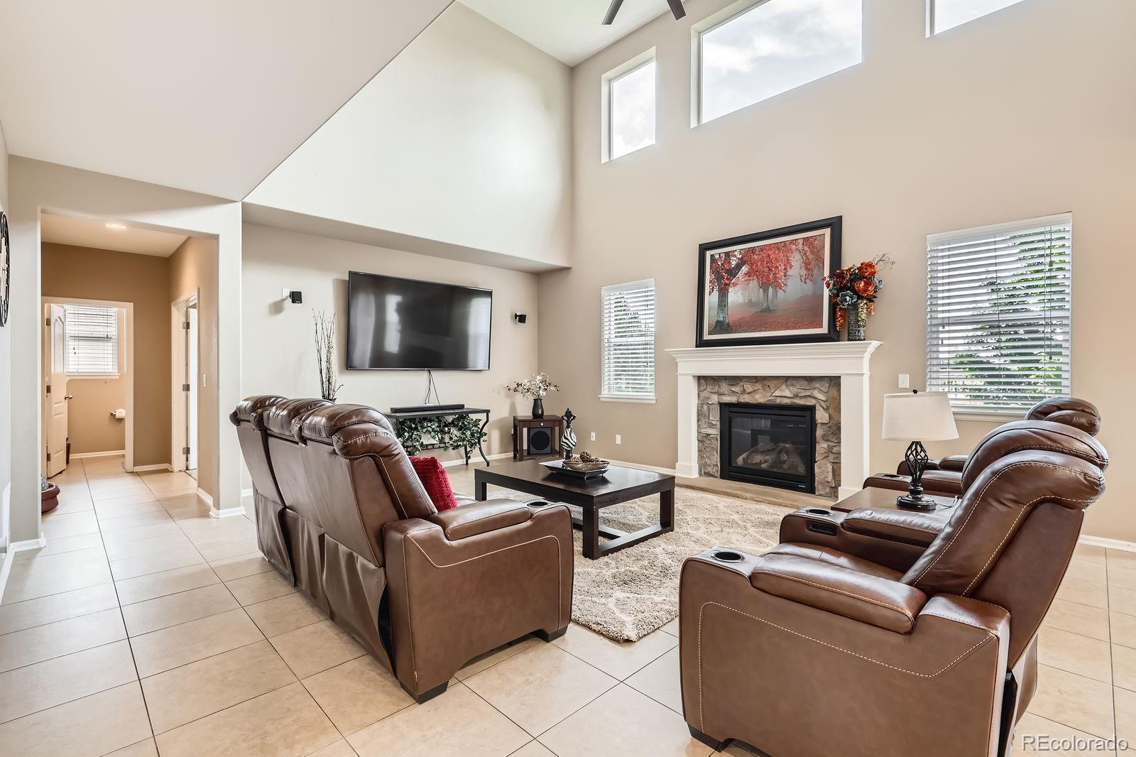 8522 S Dudley Street