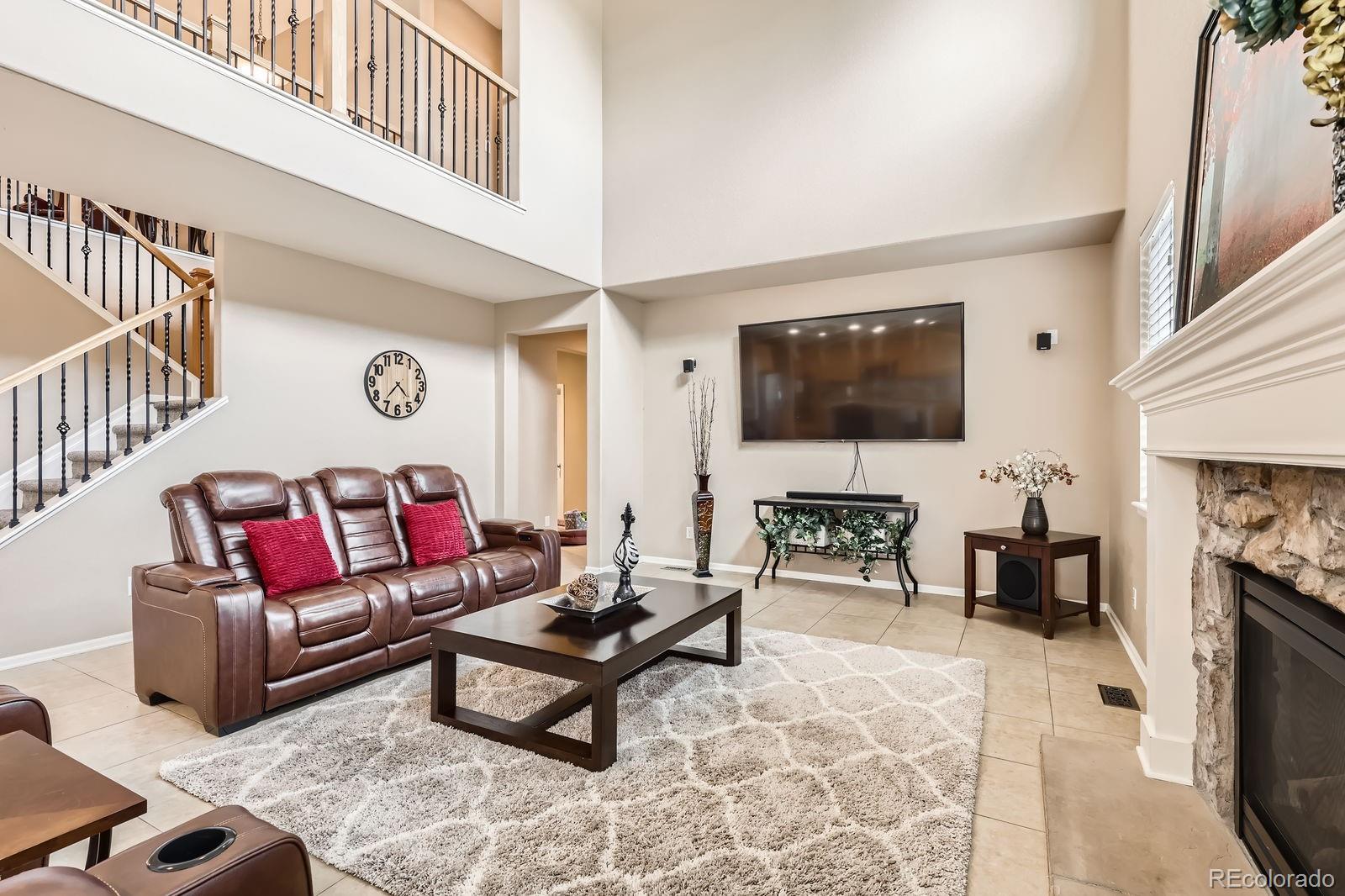 8522 S Dudley Street