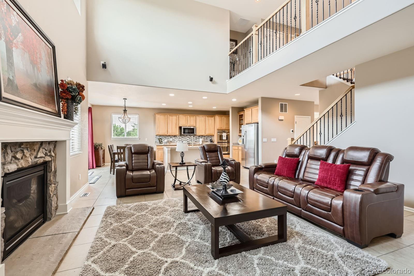 8522 S Dudley Street