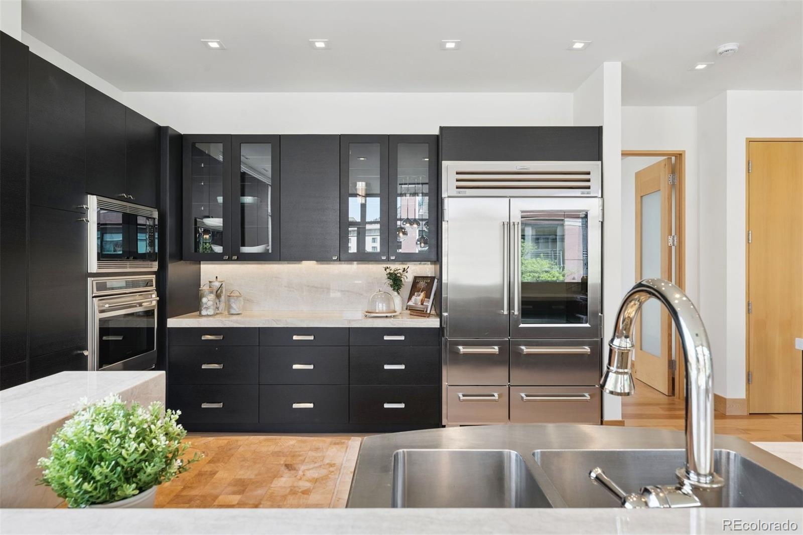 1155 Canyon Boulevard 209