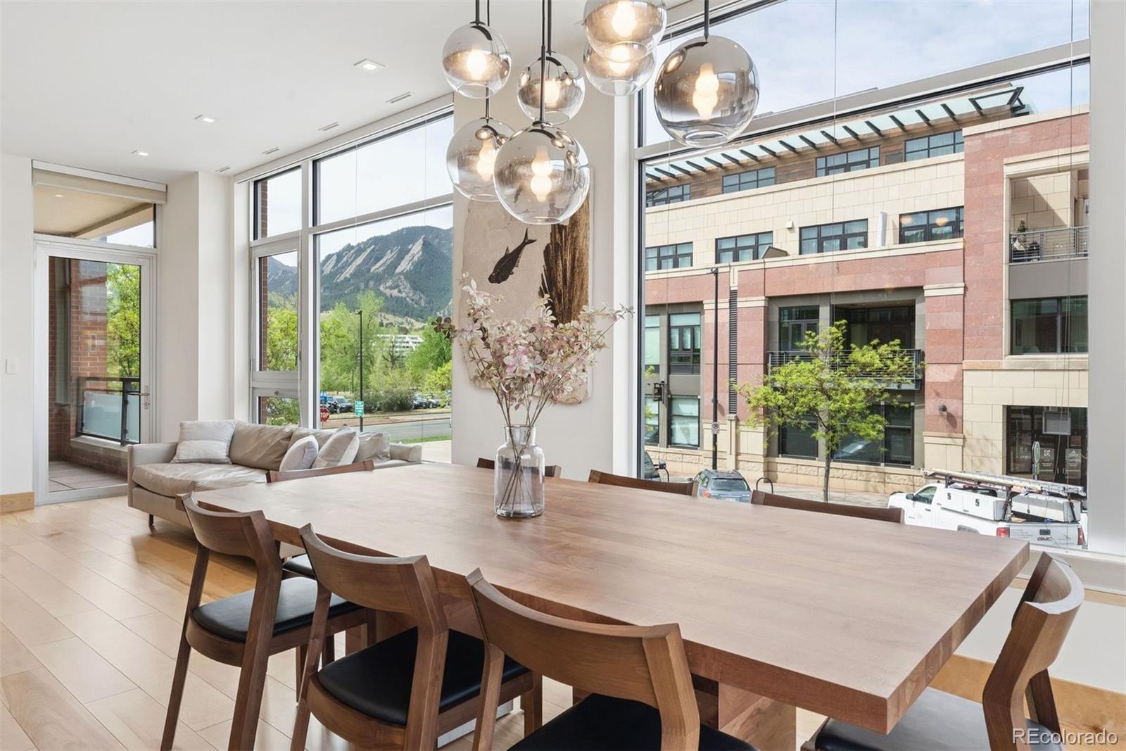 1155 Canyon Boulevard 209