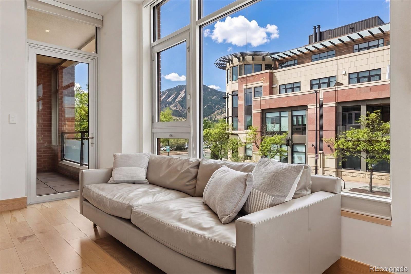 1155 Canyon Boulevard 209