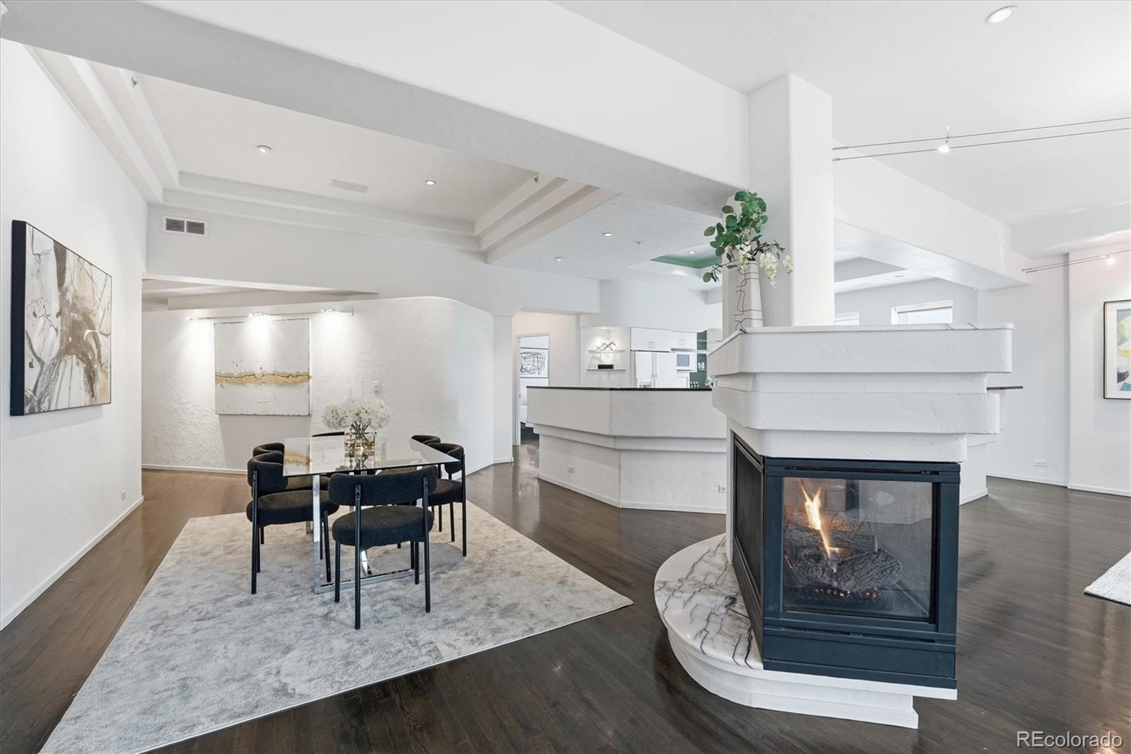 1940 Blake Street 300