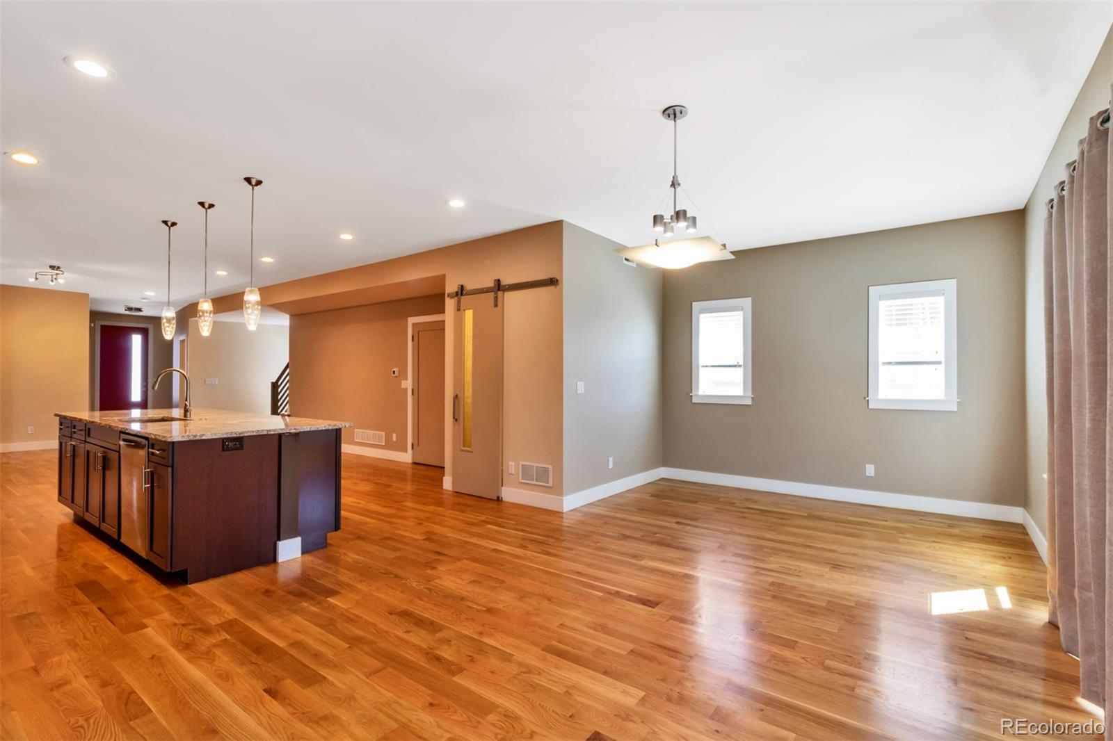 3433 N Gaylord Street