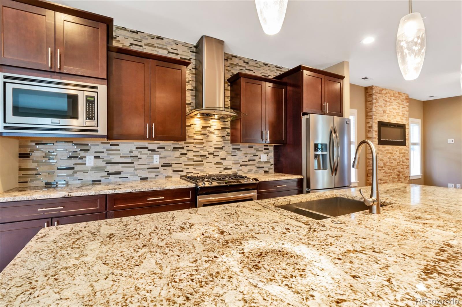 3433 N Gaylord Street