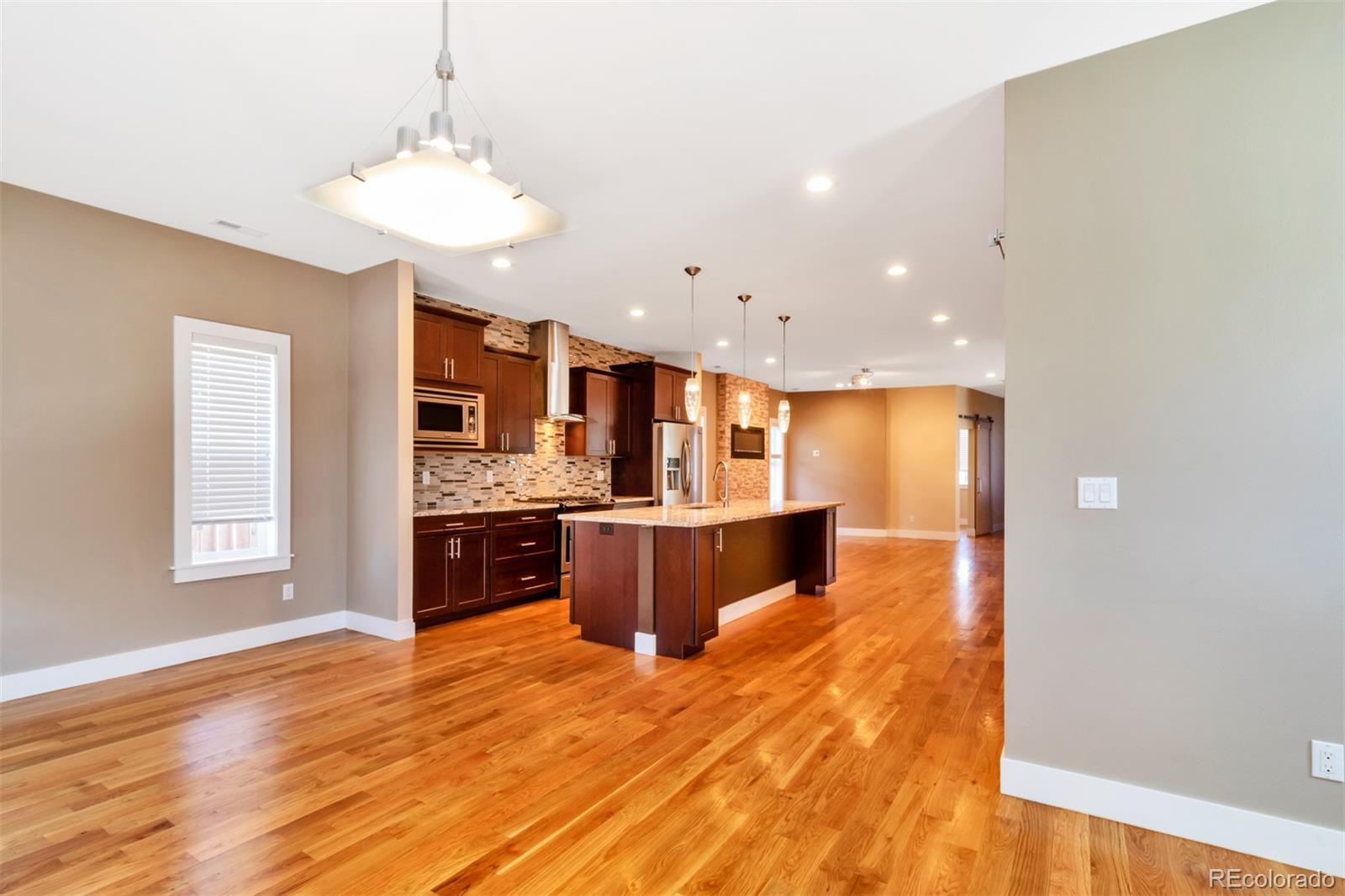 3433 N Gaylord Street