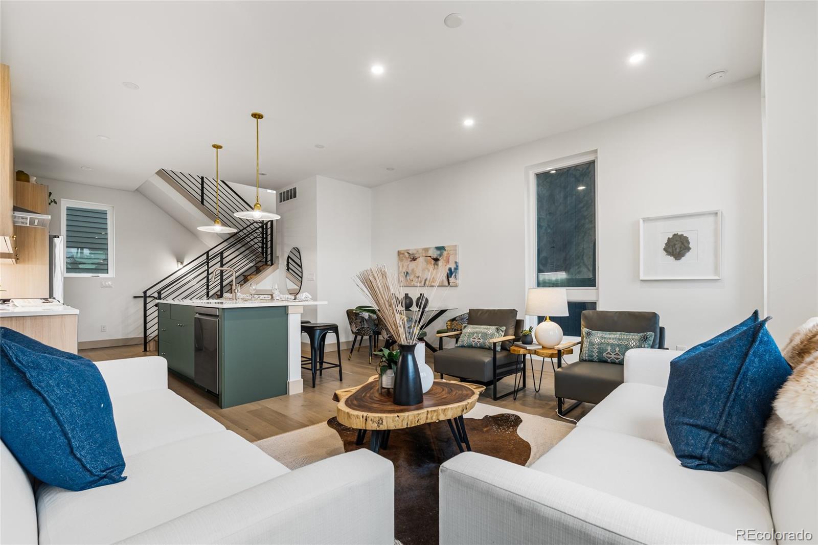 1240 N ZENOBIA Street 10