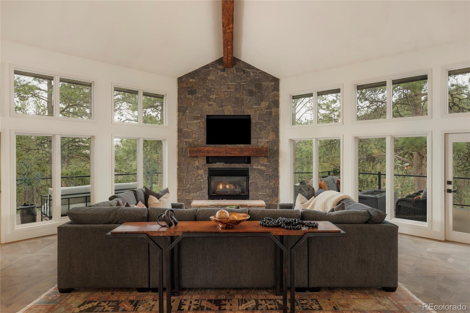 22184 Forest Hills Drive
