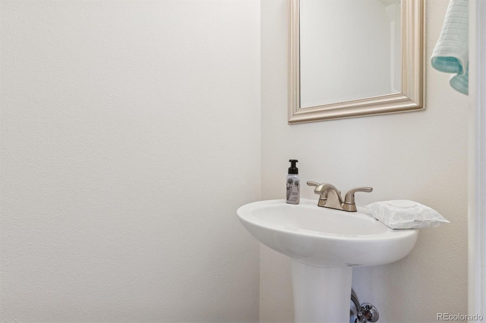 3948 S Yosemite Street